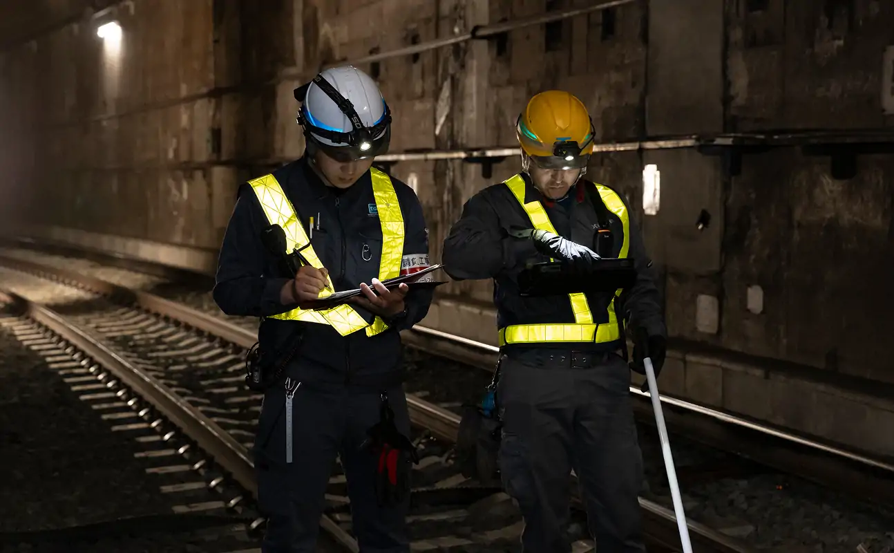 安全と技術を支える人と体制イメージ